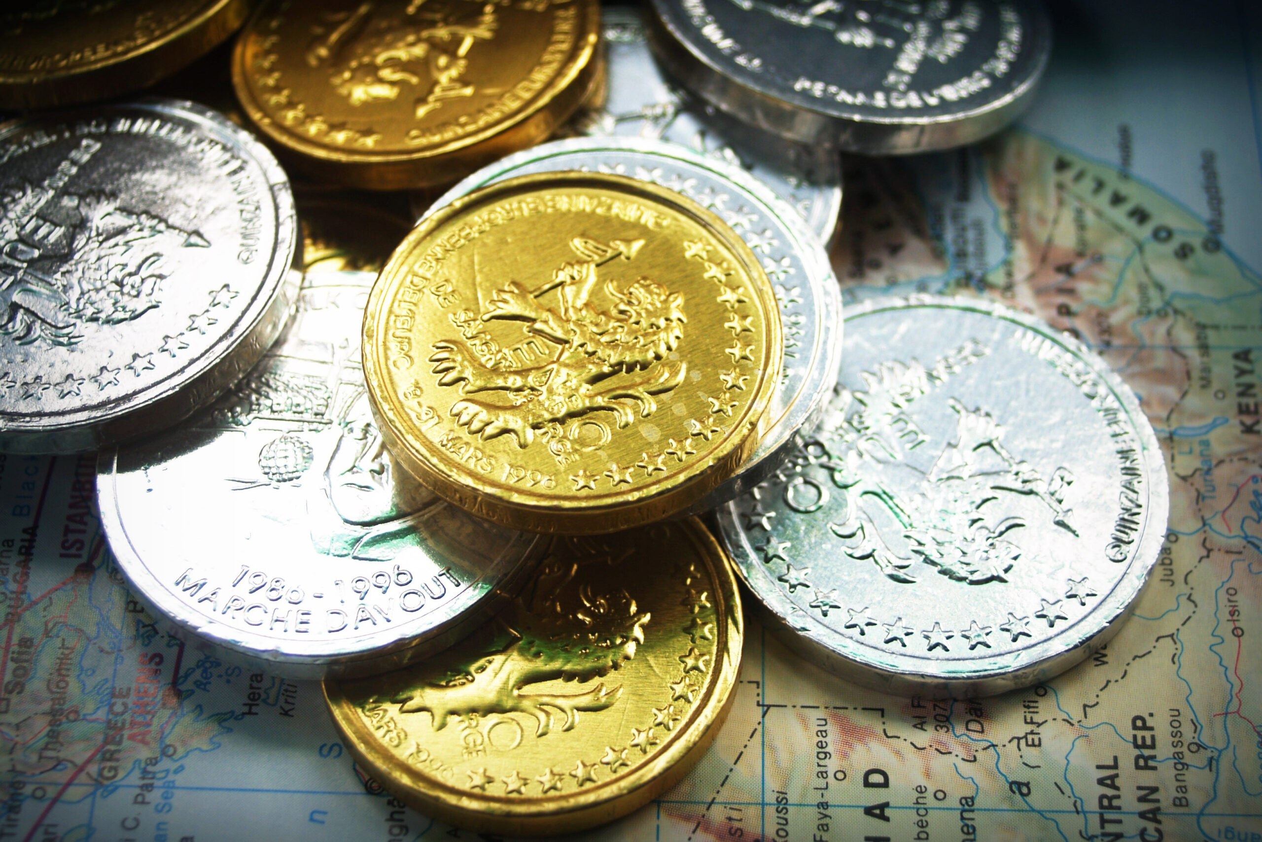 The free high-resolution photo of money, coin, currency, metal, gold, cash, treasure, saving, money handling, silver, brass, world, photography, stock photography, quarter, copper